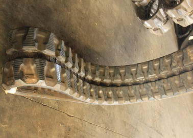 Le remplacement en caoutchouc de Kubota d'excavatrice dépiste le poids léger avec le lien 84