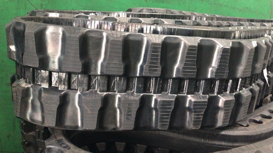 300 X 52,5 X 82W Pistes en caoutchouc pour excavatrice pour machines de construction d'excavatrice