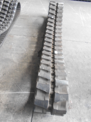 300x55x84 Longueur de voie en caoutchouc pour excavatrice 4620 mm