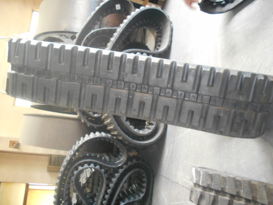 B450x86x55C C-Lug Pattern Skid Steer Loader Rubber Track Rubber Crawler Pour les véhicules à moteur à commande électrique