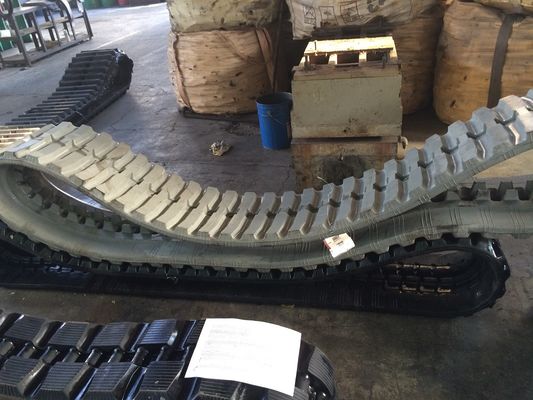 420x100x54 Tracé en caoutchouc pour excavatrice à bande de roulement MX55