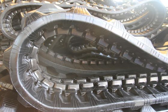450*83.5*74 VTT en gros UTV sans articulations Machines de construction Pièces de pelleteuse Piste en caoutchouc