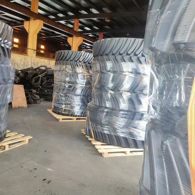 Casse STX Quadrac Pistes de caoutchouc agricoles 762x152.4x42 Combinaison de débit axiale New Holland CR CX Pistes de caoutchouc 762x152.4x44