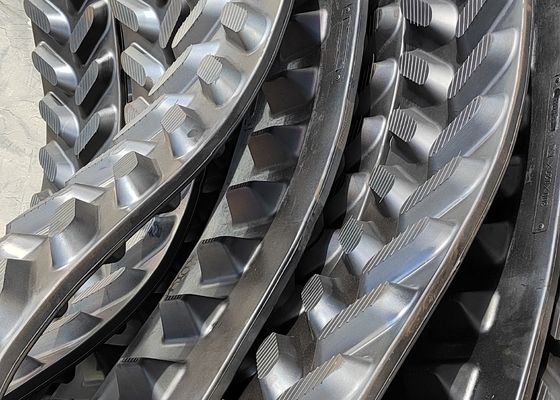 Chenille en caoutchouc 300X127X32 pour Tracteur M8540, 3C878-49010