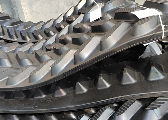 Chenille en caoutchouc 300X127X32 pour Tracteur M8540, 3C878-49010