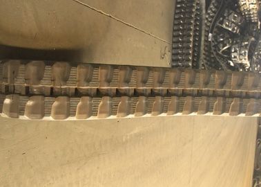 Le caoutchouc à faible bruit d'excavatrice dépiste la taille 250 x 96 x 41mm pour Kubota Rx202 U20